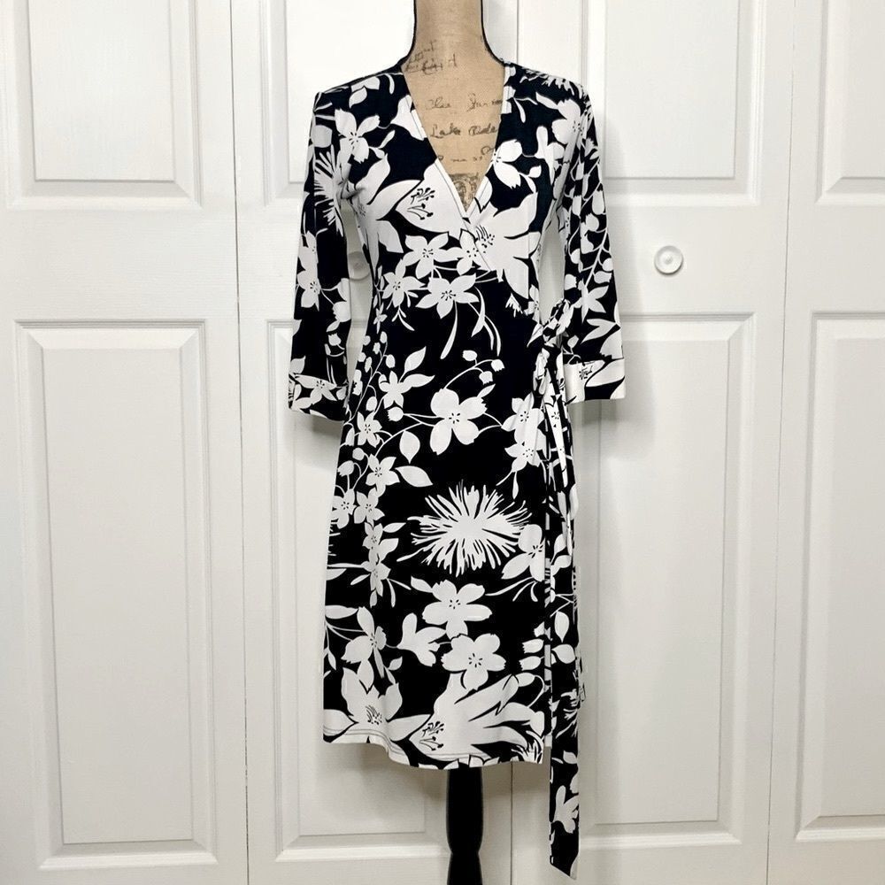 Tempo Paris Black &White Floral Print Wrap Dress